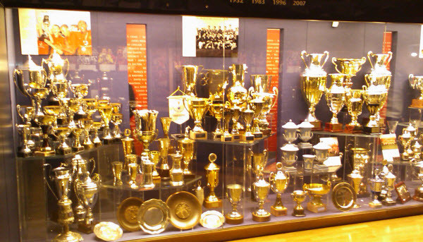 manchester-united-trophy-room